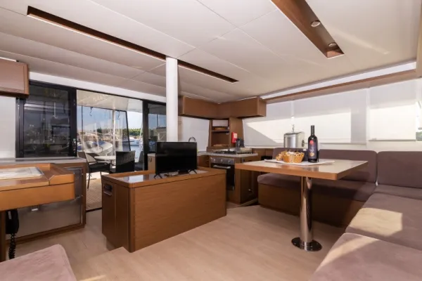 Lagoon 50