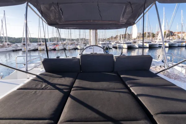 Lagoon 50