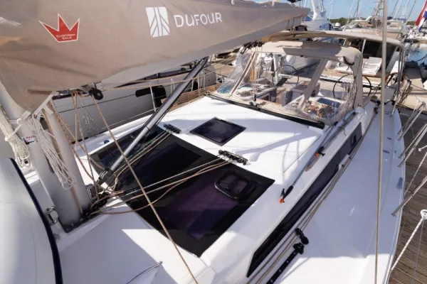 Dufour 390
