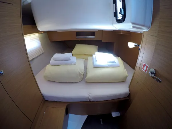 Dufour 390