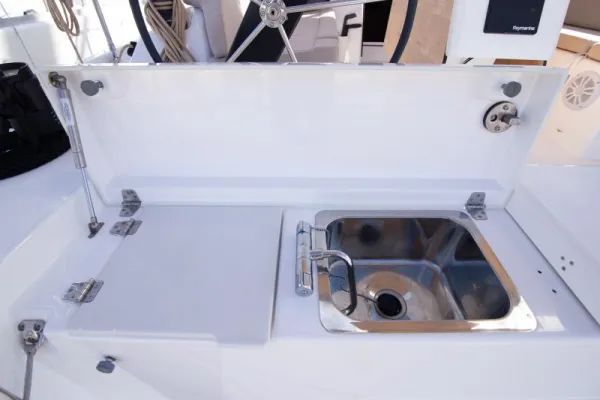 Dufour 390