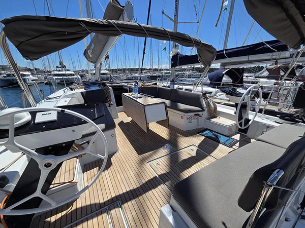 Dufour 470