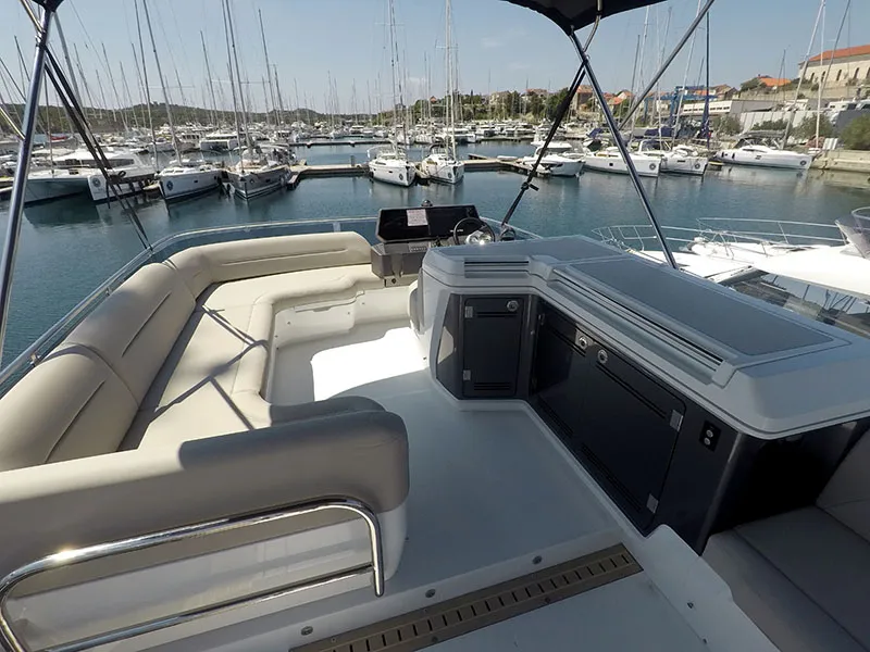 Il Sogno V - Motor Yacht in Šibenik