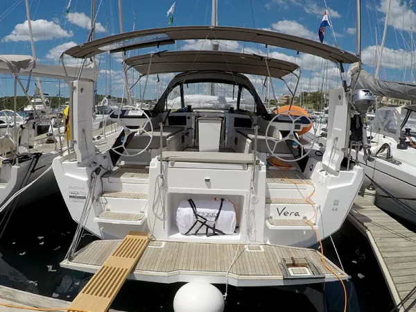 Dufour 44
