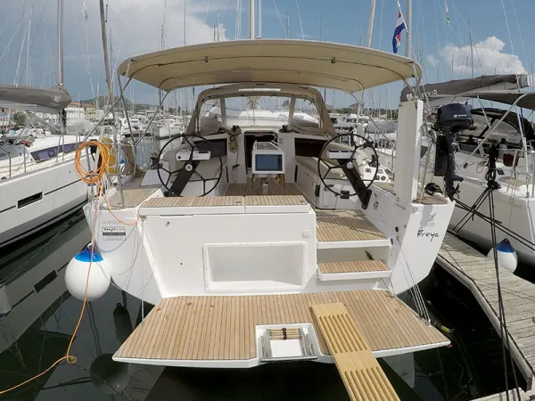 Dufour 430