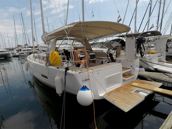 Dufour 430
