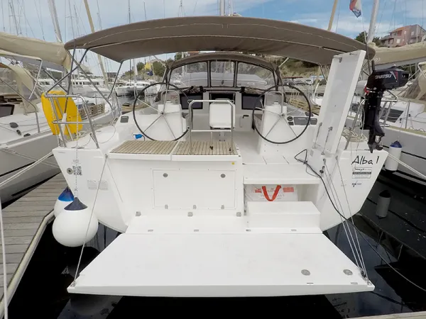 Dufour 460