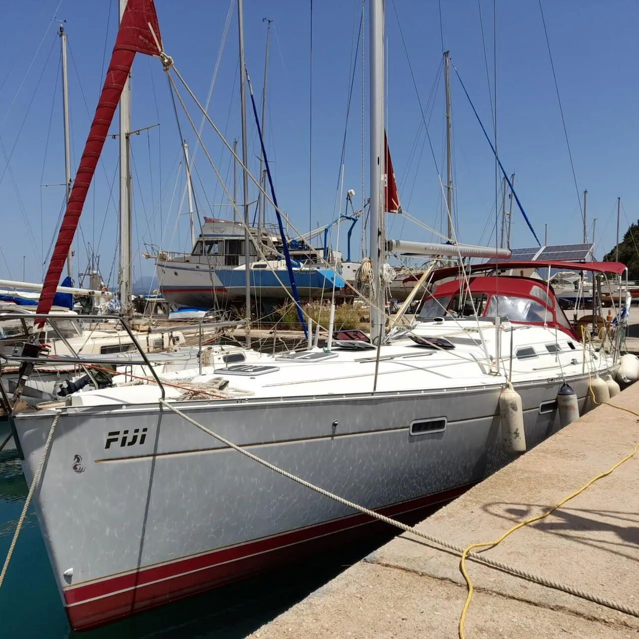 FIJI - Sailboat in Pilos