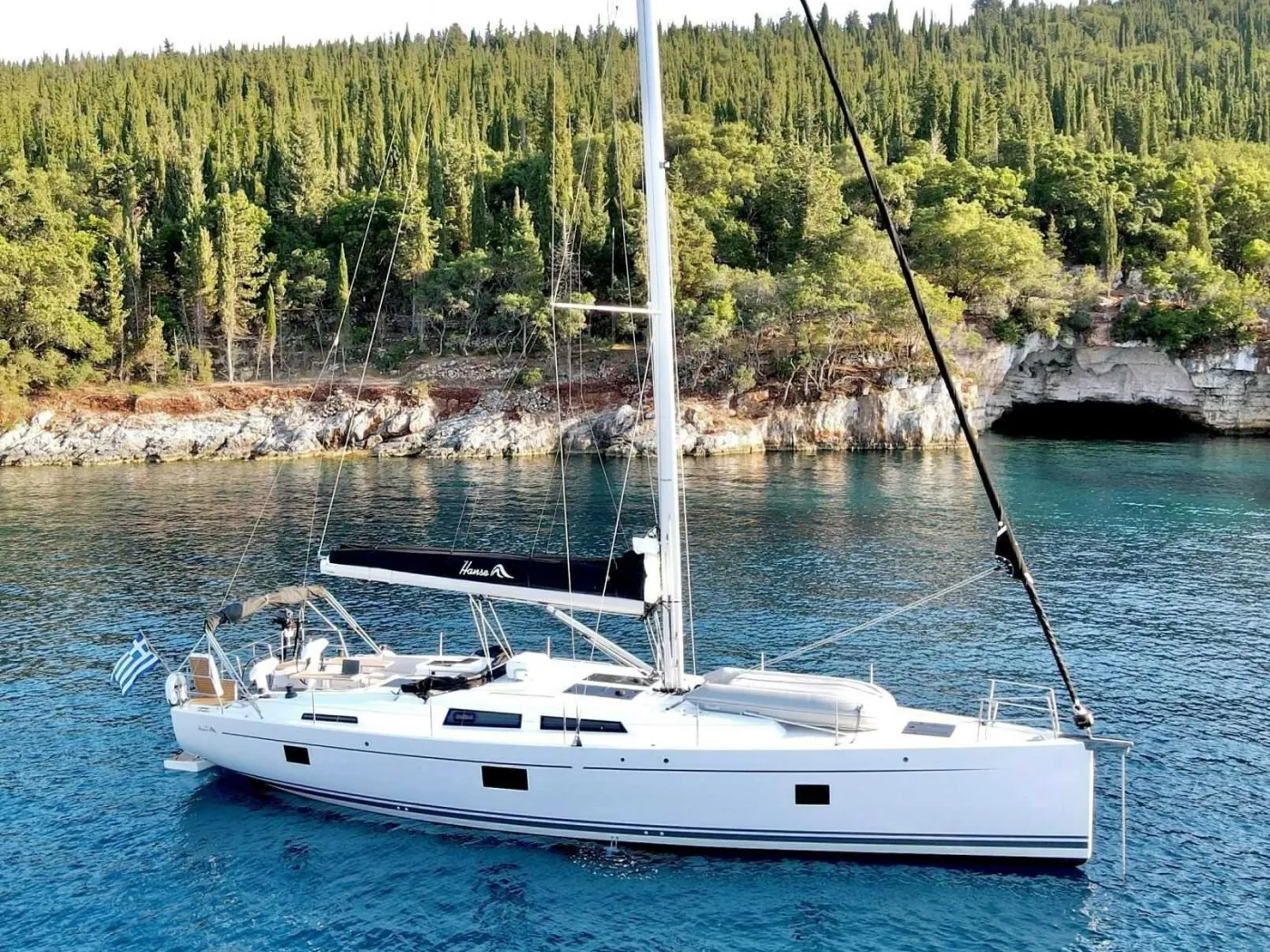 ARTEMIS - Sailboat in Nikiana