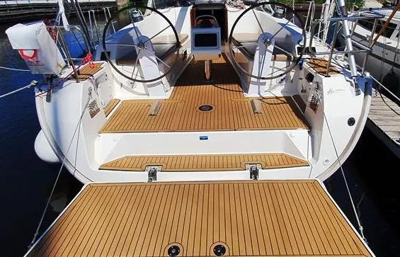 Hermes Bavaria 41 Cruiser - Sailboat in Alimos