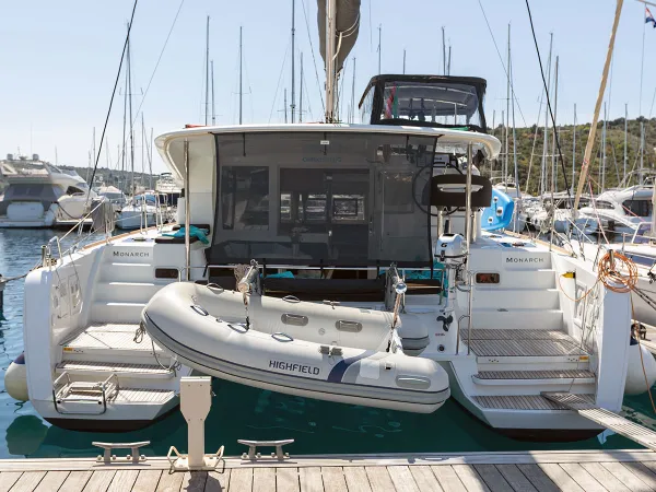 MONARCH 2020 (air condition, generator)