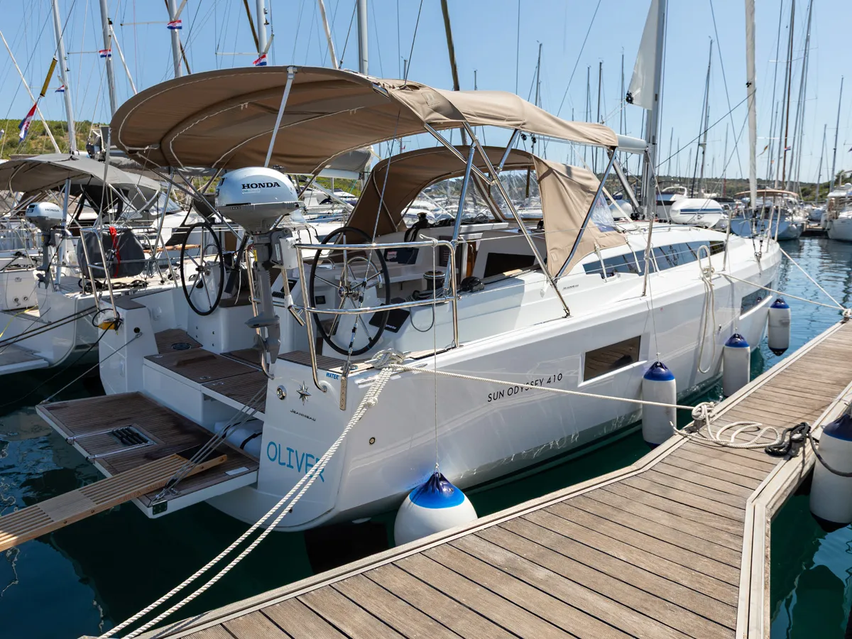 OLIVER new 2025 (air condition, solar panels) - Sailboat in Primošten
