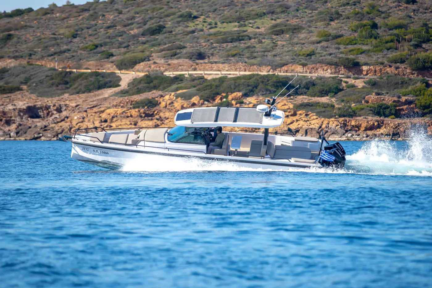 ZEUS - Motor Yacht in Eretria