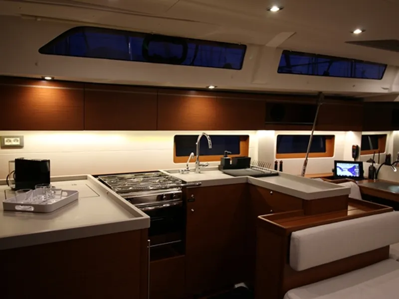 Pisces - Sailboat in Jezera