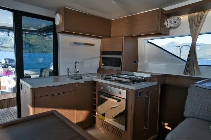INVICTUS II - Catamaran in Rodos