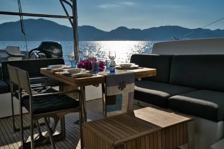 INVICTUS II - Catamaran in Rodos