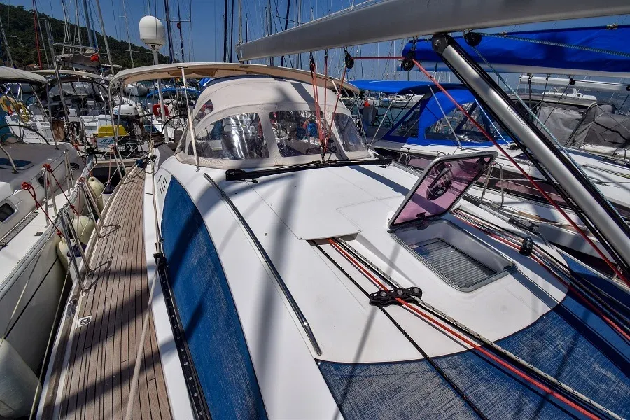Eleven - Sailboat in Adaköy