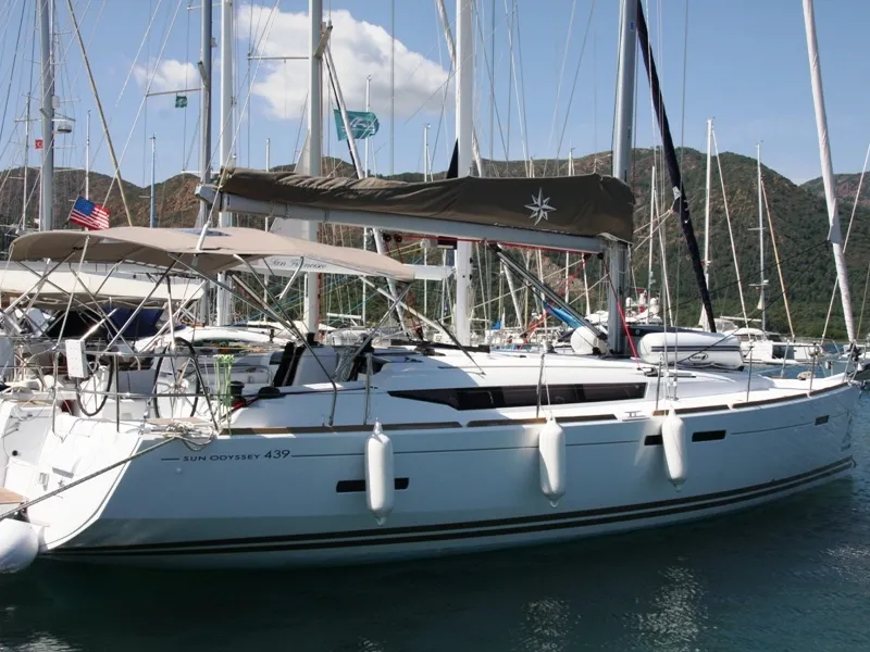 Code - Sailboat in Adaköy