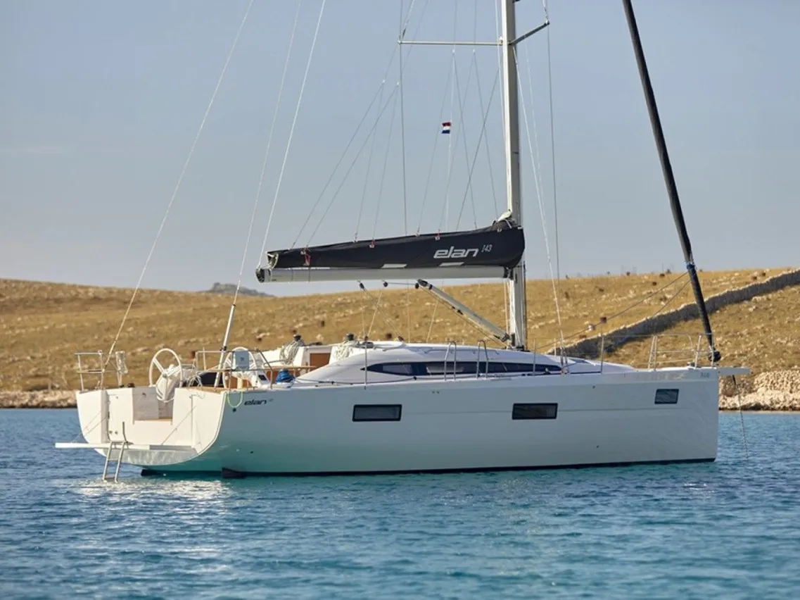 Skyline - Sailboat in Slano