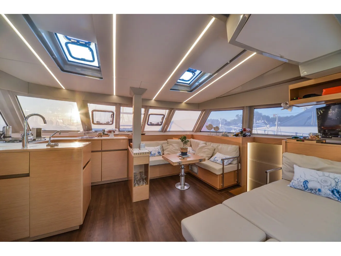 ODYSSEY - Catamaran in Anatoliki Attiki