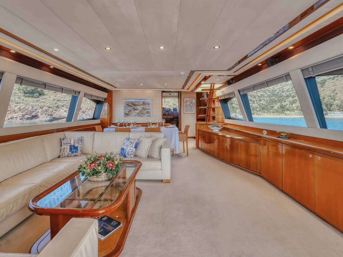 Lidia - Motor Yacht in Glifada