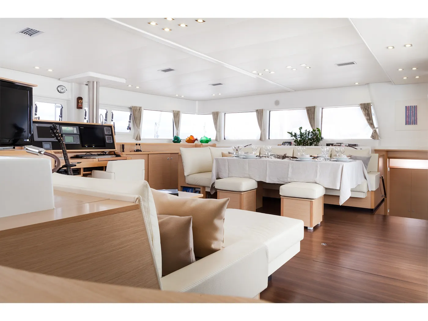 NOVA - Catamaran in Alimos