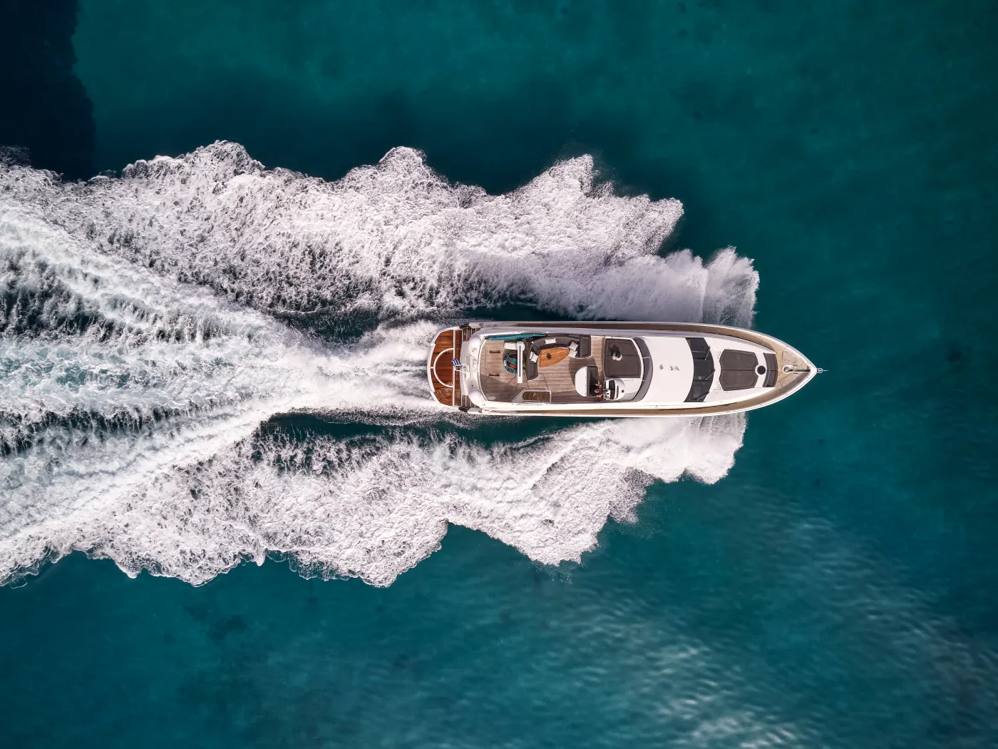 M FIVE - Motor Yacht in Alimos