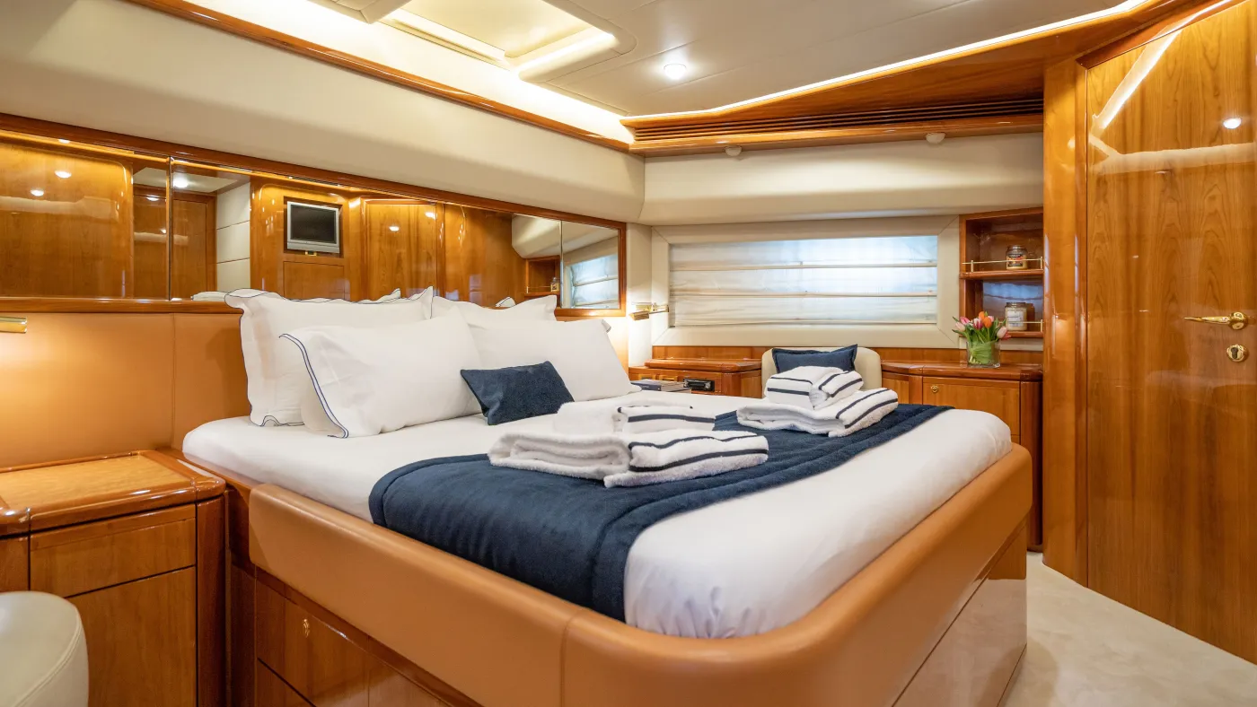 ESTIA YI - Motor Yacht in Elliniko