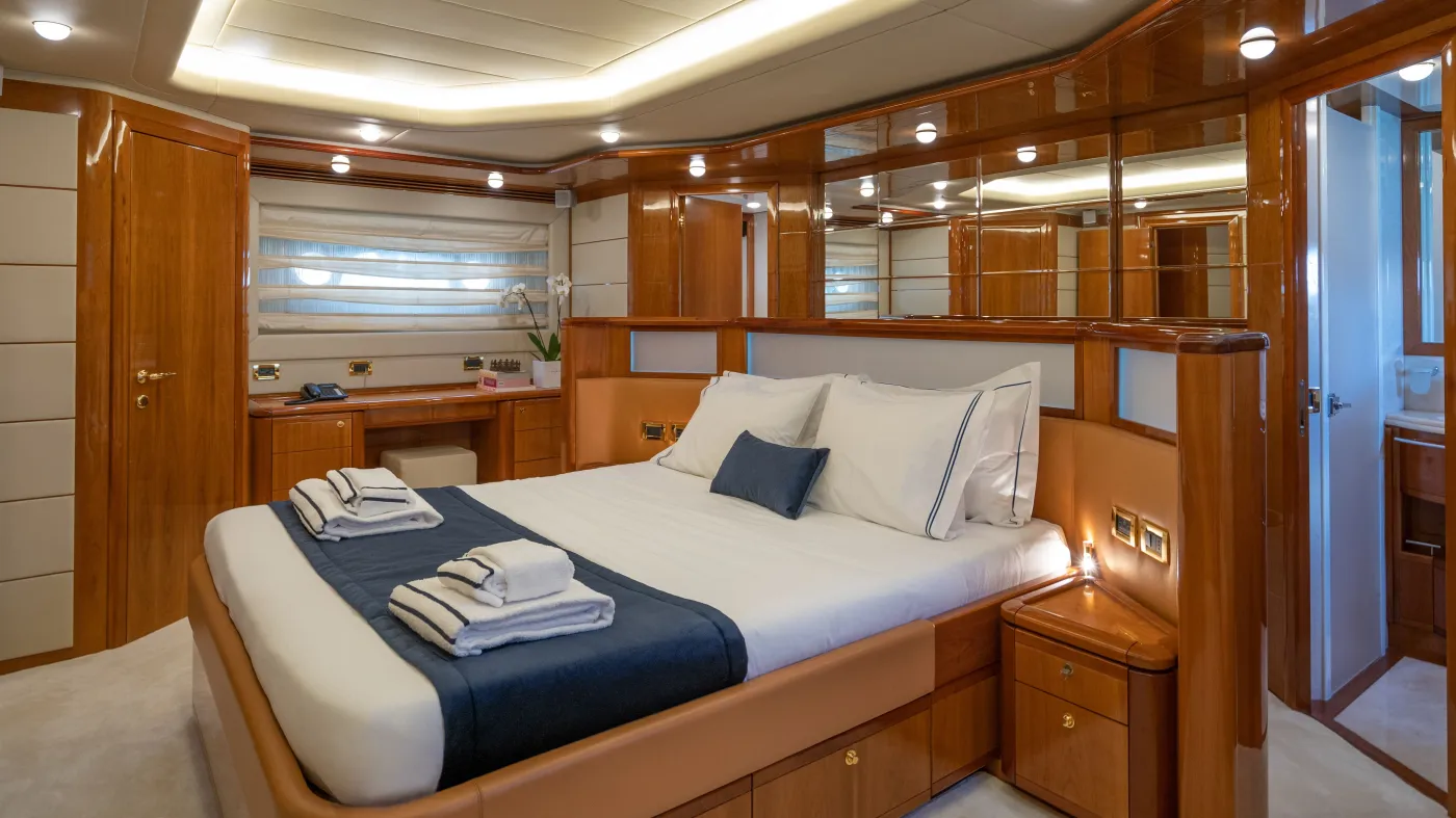 ESTIA YI - Motor Yacht in Elliniko
