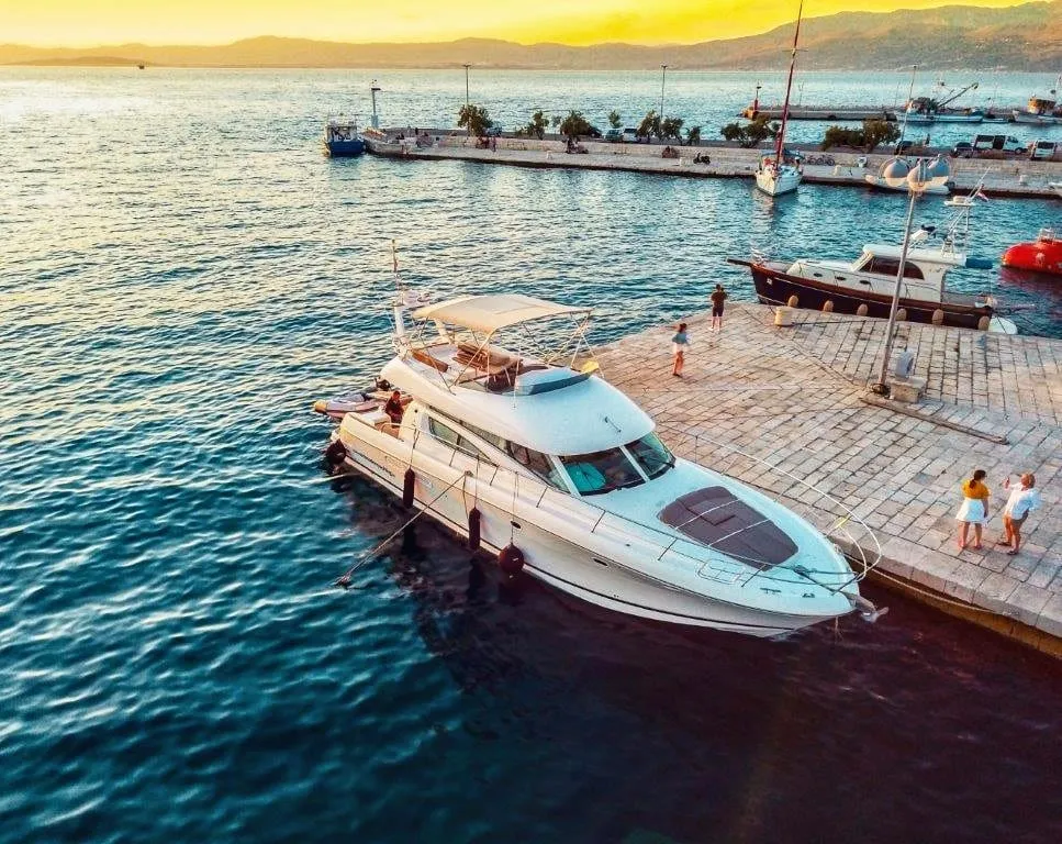 UNPLUGGED - Motor Yacht in Split
