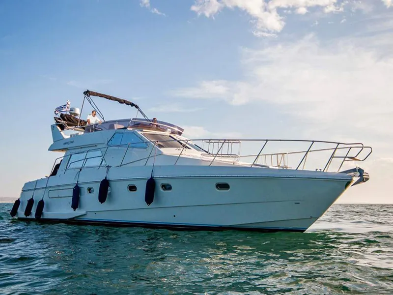Ferretti 47 - Motor Yacht in Mikonos