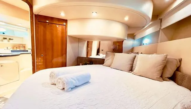 Azimut - Motor Yat içinde Mikonos