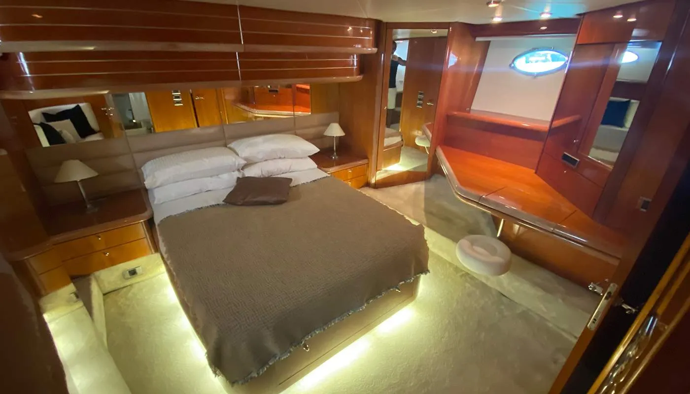 Sunseeker - Motor Yacht
