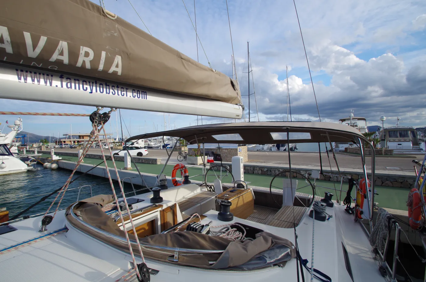 Papaya - Sailboat in Port De Pollença