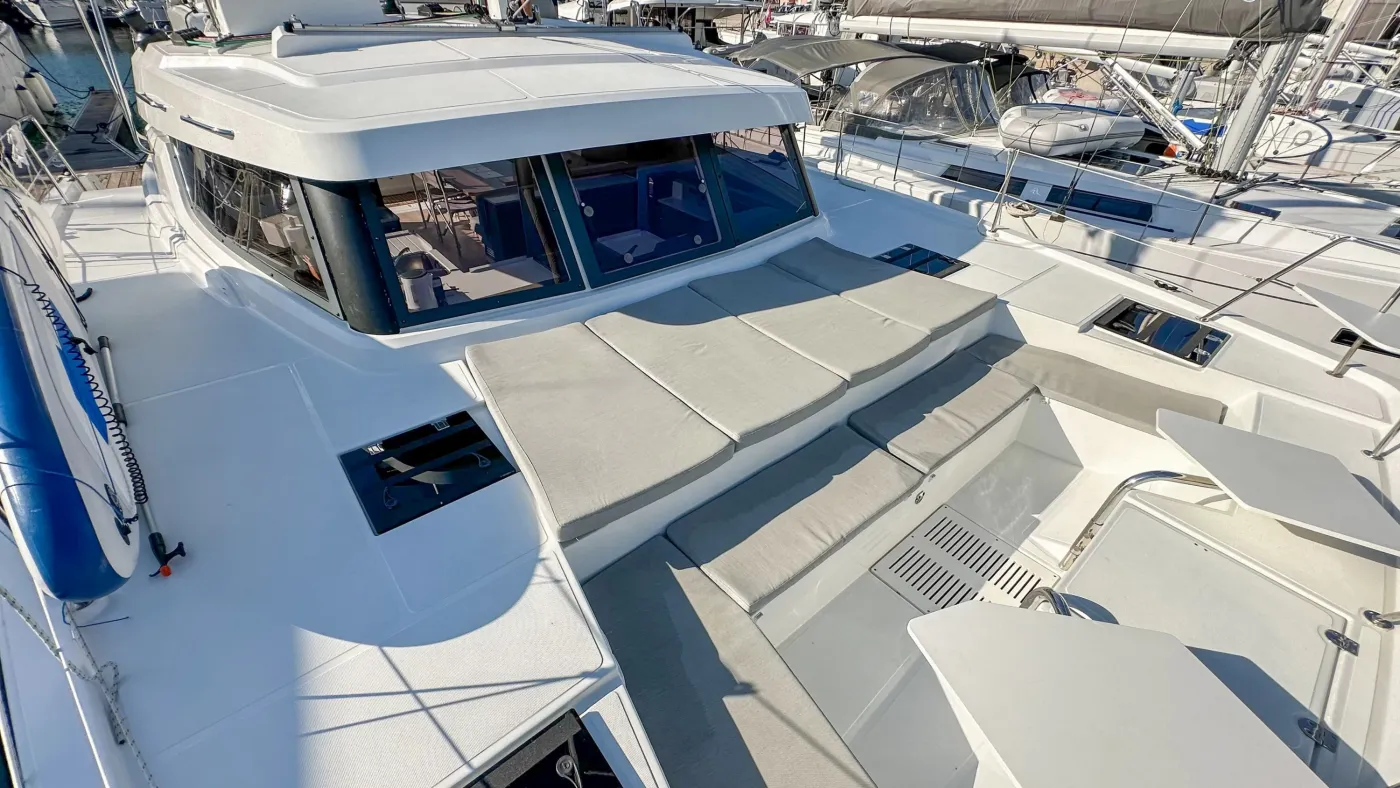 Amon Re - Catamaran in Kaštel Gomilica
