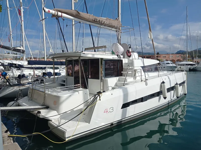 Mary - Catamaran in Cannigione