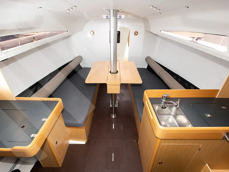 R2D2 - Yelkenli içinde La Trinité-sur-Mer