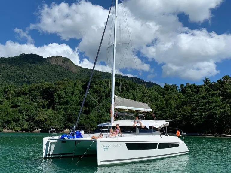 Kanhka - Catamaran in Paraty