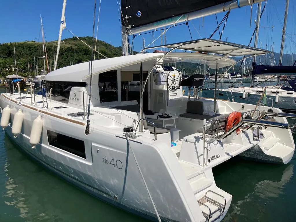 ATMOSFERA W - Catamaran in Paraty