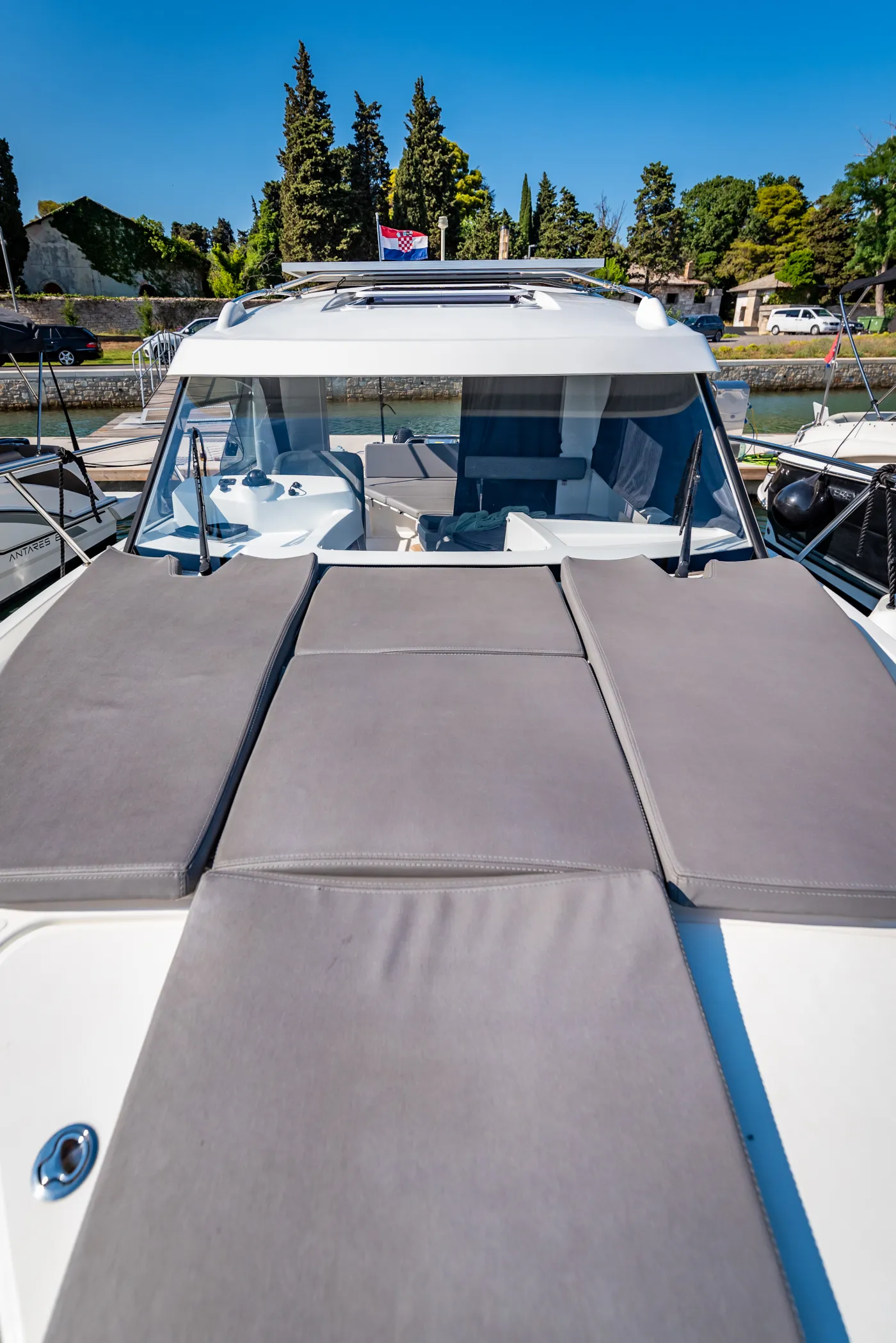 Lilli - Motor Yacht in Pula