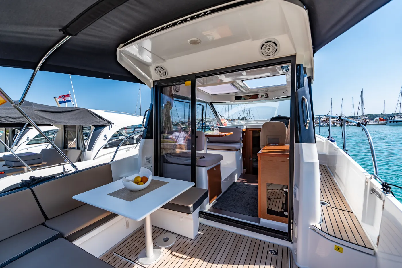 Leonie - Motor Yacht in Pula