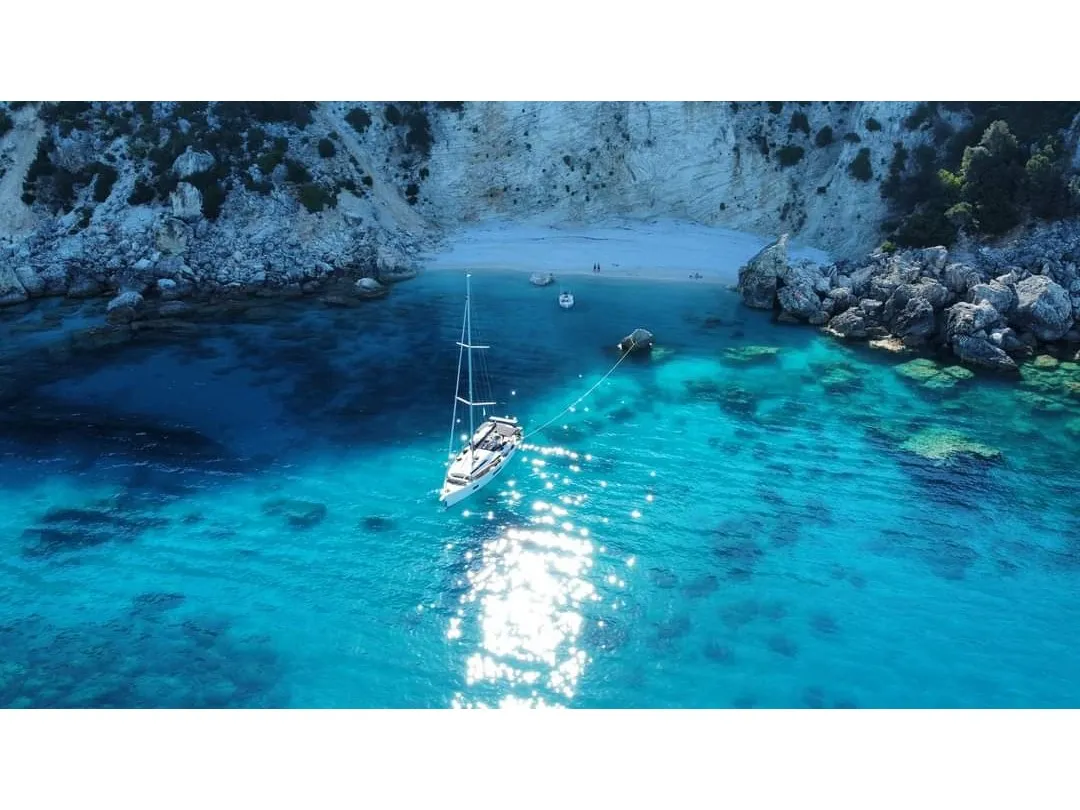 YOLO - Yelkenli içinde Lefkada