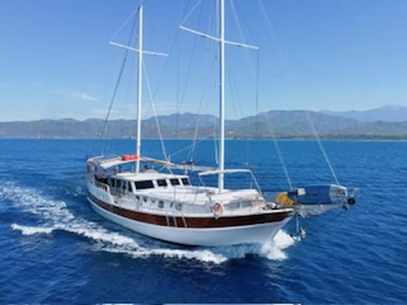 Pronto White - Gulet içinde Cumhuriyet
