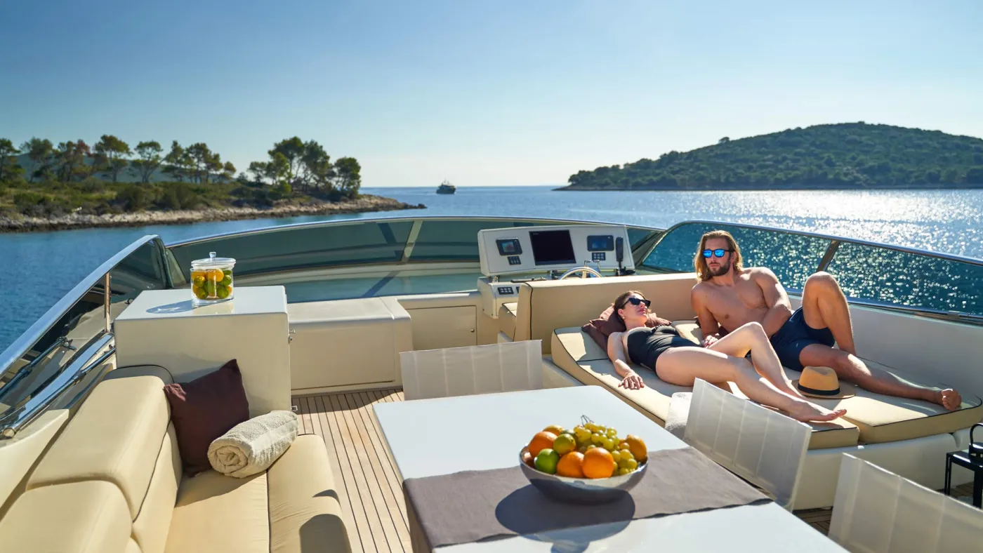 Karisma - Motor Yacht in Baška Voda