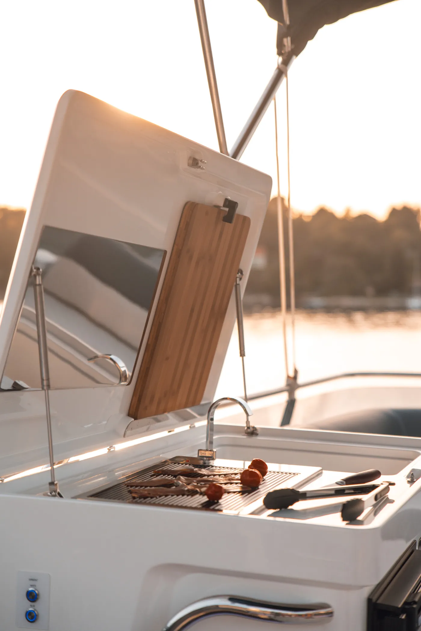 Premium - Motor Yacht in Seget Donji