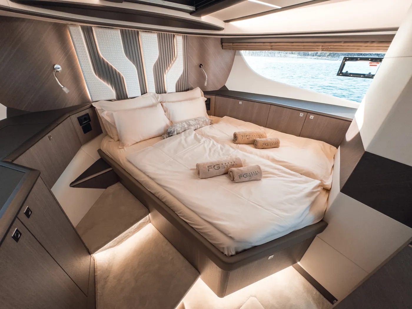Premium - Motor Yacht in Seget Donji