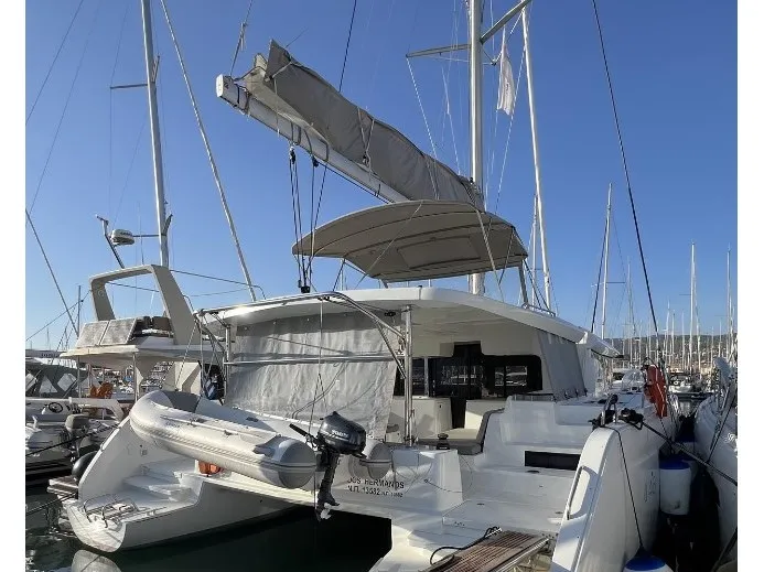 Dos Hermanos - Catamaran in Lefkada