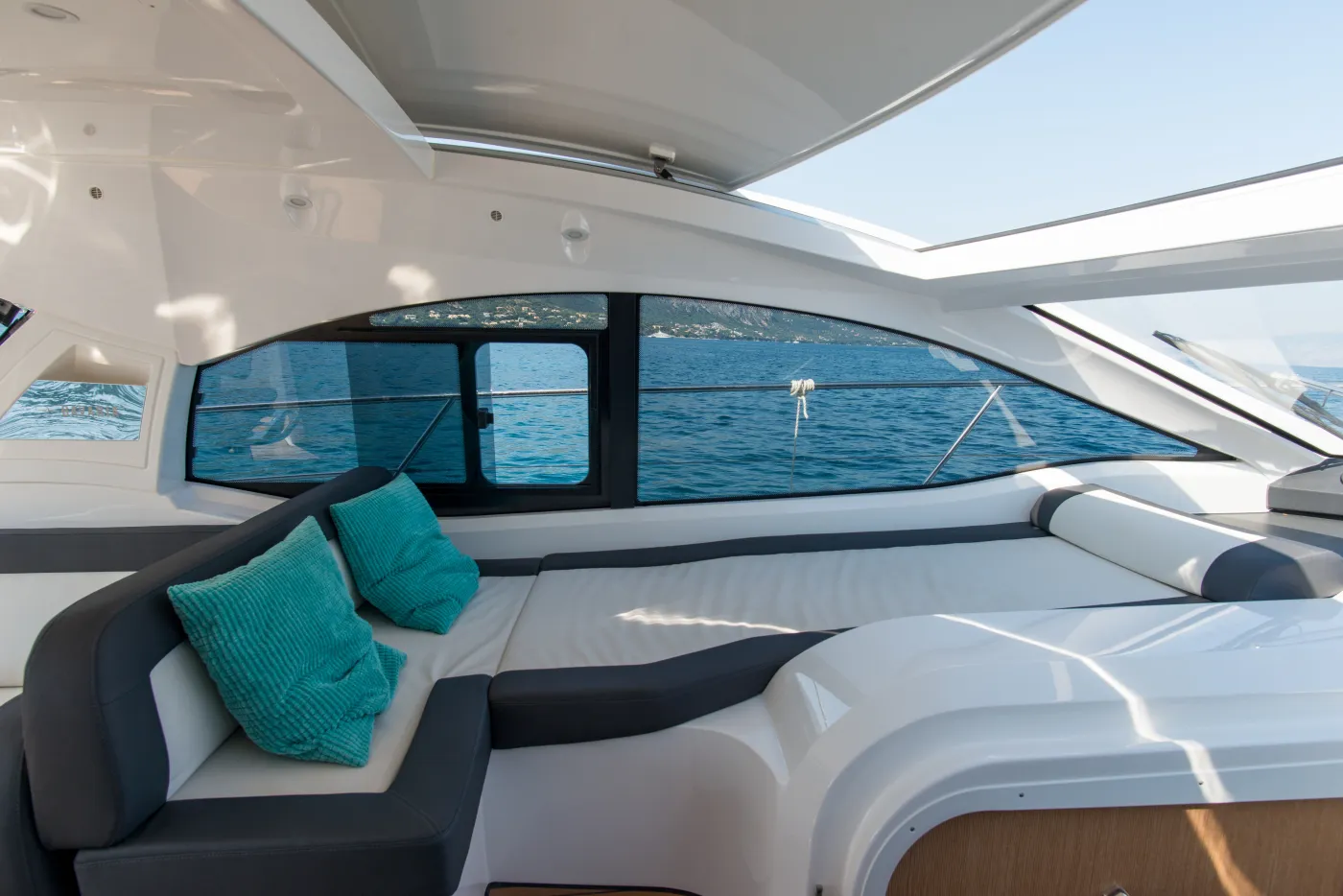 Sandy I - Motor Yacht in Kontokali