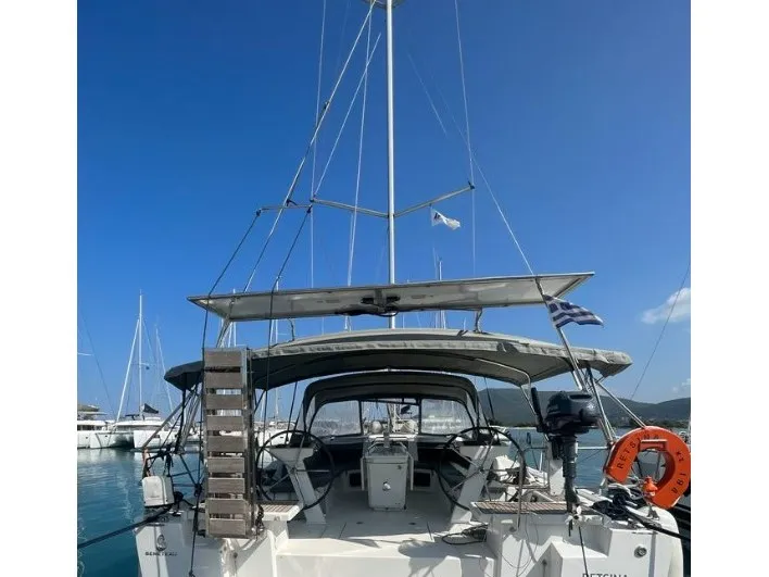 Retsina - Sailboat in Lefkada