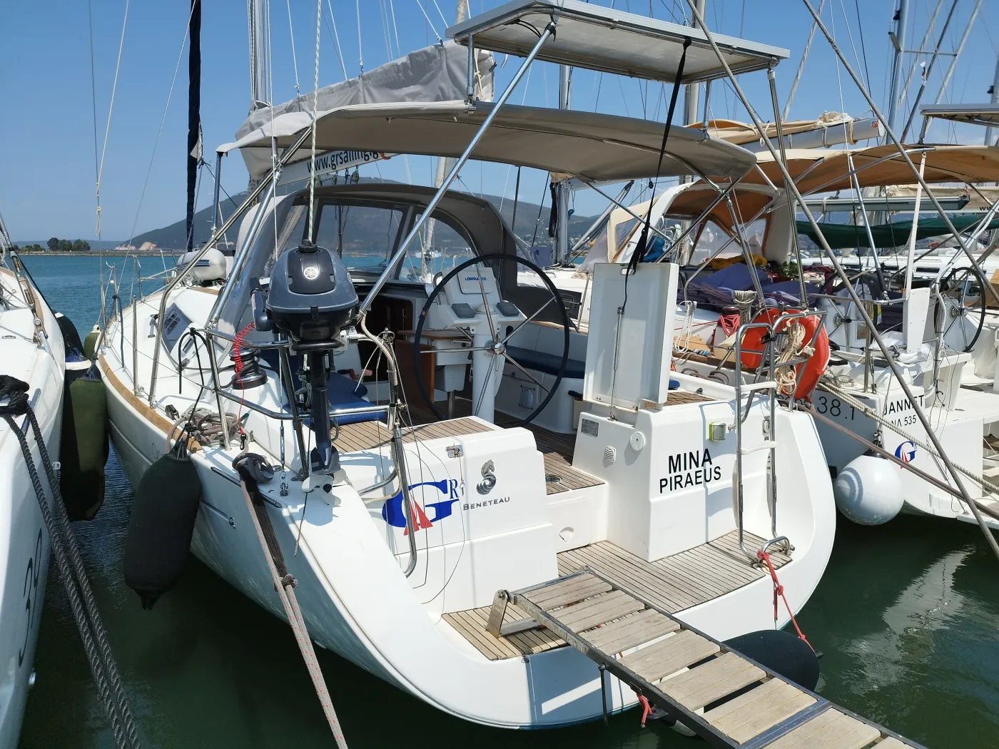 MINA "Sails 2025" - Yelkenli içinde Nea Peramos